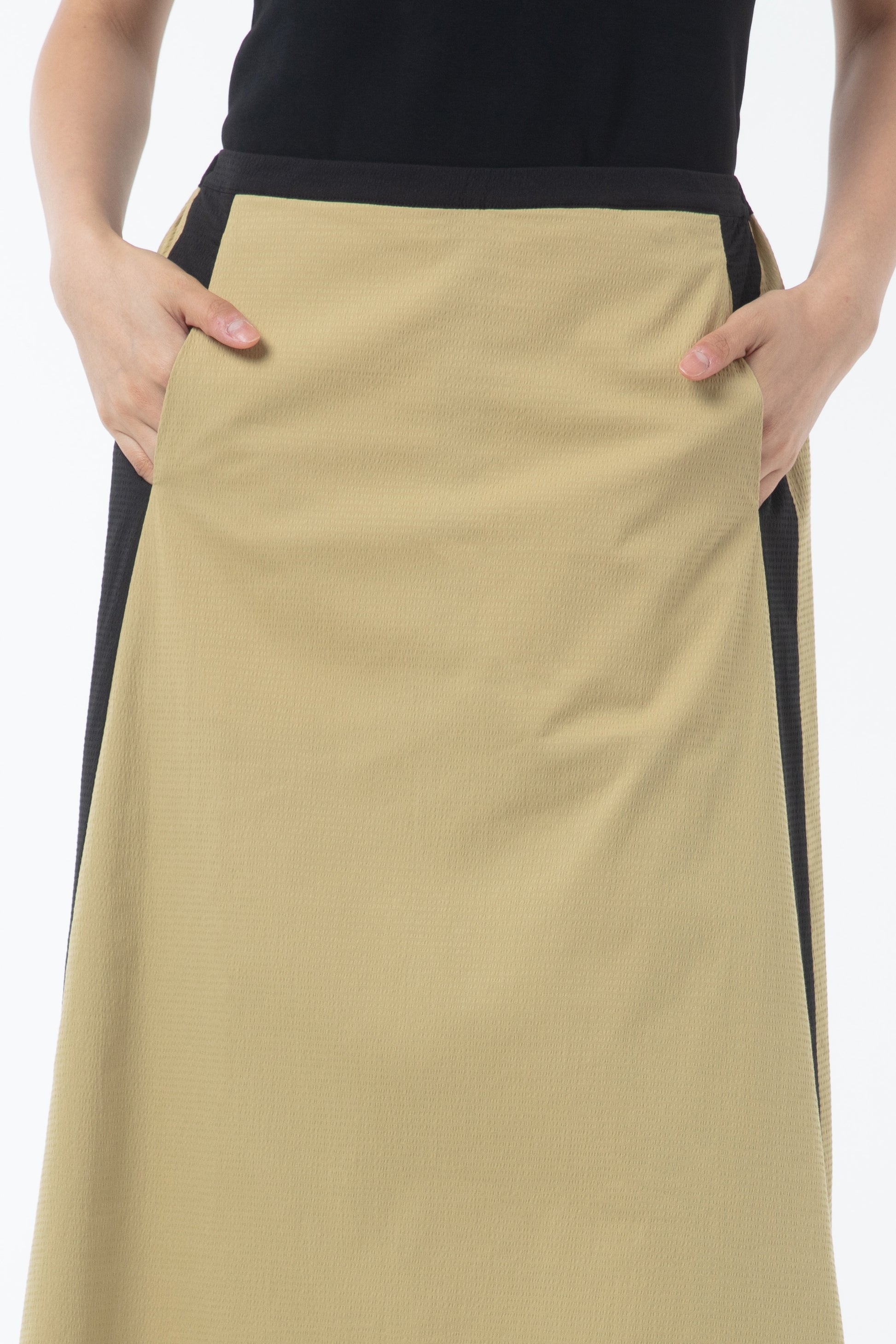 Light Olive/Black